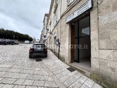 Locale commerciale in Affitto