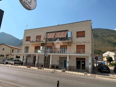 Locale commerciale in Affitto