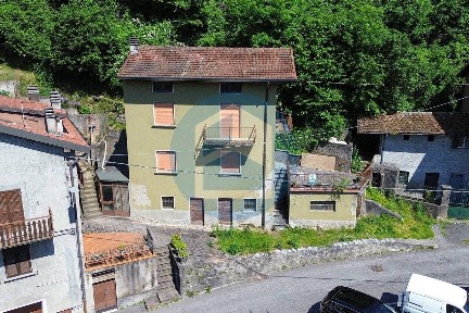 Terratetto unifamiliare via Crocedomini, 47, Prestine, Bienno