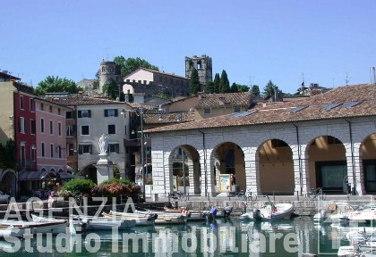 Terratetto plurifamiliare 381 m², da ristrutturare, Centro Storico, Desenzano del Garda