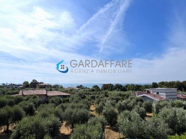Terratetto unifamiliare 396 m², da ristrutturare, Montinelle, Manerba del Garda