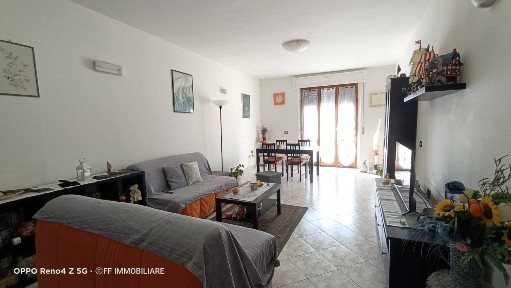 Quadrilocale via San Francesco, Centro, Sarnano