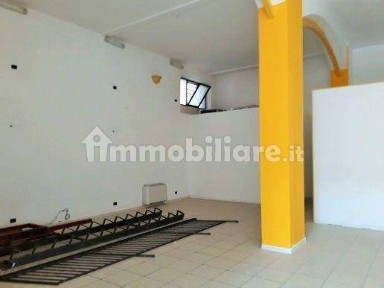 Locale commerciale in Affitto