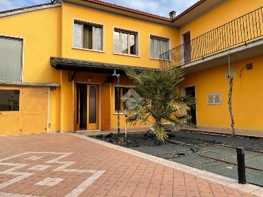 Terratetto unifamiliare via Vittorio Veneto 1, Porzano, Leno