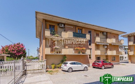 Trilocale via G. Verdi, Centro, Albuzzano
