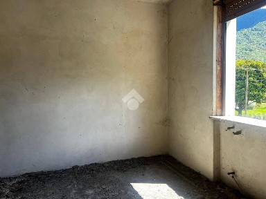 Terratetto plurifamiliare via Alessandro Manzoni 89, Centro, Esine