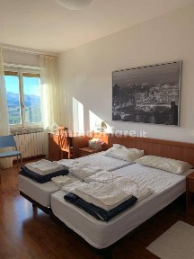 Appartamento viale Giacomo Leopardi, Centro, Camerino