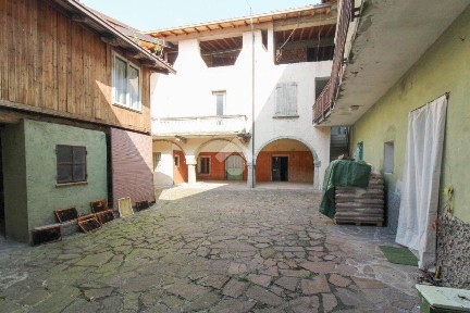 Terratetto plurifamiliare via Roma, Centro, Sabbio Chiese