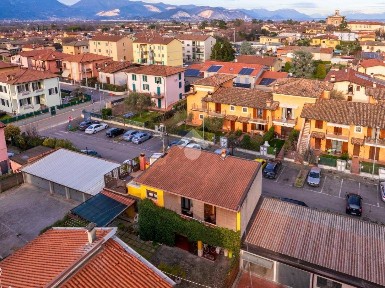 Terratetto unifamiliare via silvio pellico 7, Centro, Castenedolo