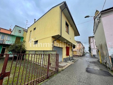 Lungavilla, Via Umberto I, 197