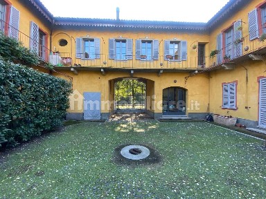 Pavia, Centro Storico, Viale Argonne, 22/24