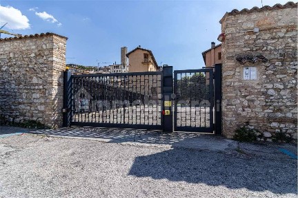 Appartamento buono stato, quarto piano, Centro Storico, Spoleto