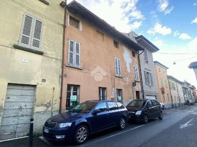 Orzinuovi, Via Obici, 17