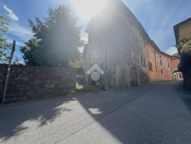 Terratetto plurifamiliare via Villa Mattina, Caino