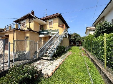 Terratetto unifamiliare via IV novembre 2, Centro, Passirano