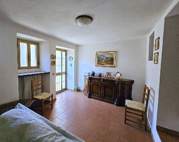 Brione, Via Silviane, 16