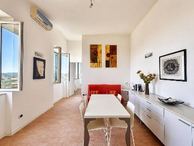 Todi, Viale Angelo Cortesi, 42