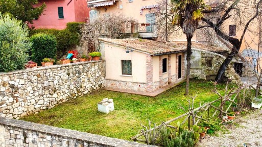 Trilocale via Regina Margherita 30, Centro, Massa Martana
