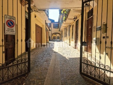 Trilocale via Griona 19, Centro, Vigevano