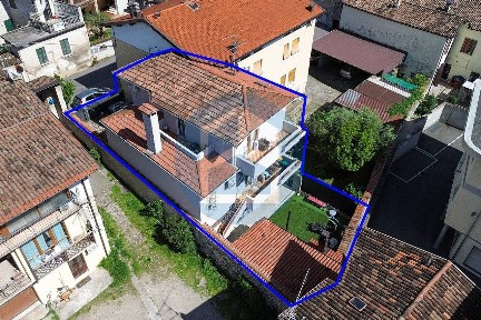 Terratetto unifamiliare via Rodolfo da Concesio, Centro, Concesio