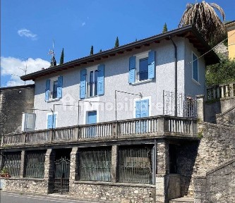 Terratetto unifamiliare via della Libertà, Centro, Gargnano