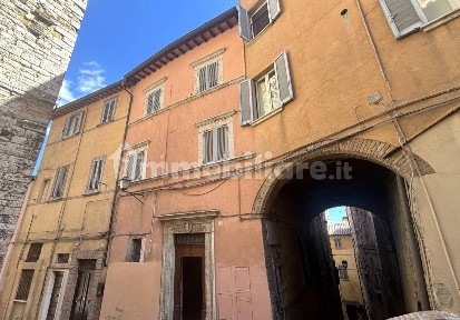 Perugia, Centro Storico, Via Bonaccia, 5