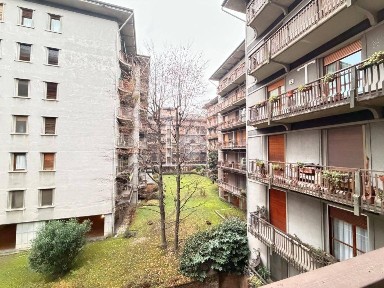 Trilocale viale della Libertà 17, Stazione - Ticinello, Pavia