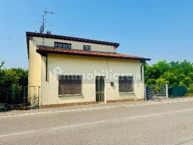 Terratetto unifamiliare via. Kennedy n. 73, Viadana, Calvisano