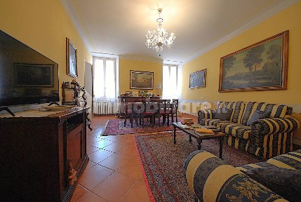 Appartamento piazza del Mercato, Centro Storico, Spoleto