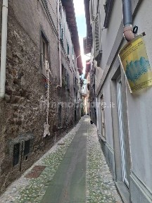 Terratetto plurifamiliare 260 m², da ristrutturare, Centro, Pisogne