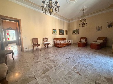 Quadrilocale da ristrutturare, su più livelli, Centro, Garlasco