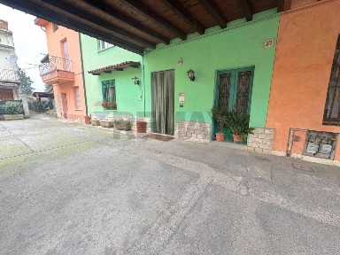 Terratetto unifamiliare 186 m², da ristrutturare, Centro, Castenedolo