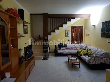 Terratetto plurifamiliare 450 m², da ristrutturare, Milzano