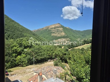 Trilocale Località Campitello, Campitello, Scheggia e Pascelupo