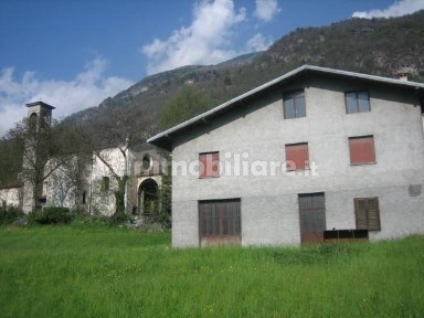 Terratetto plurifamiliare 500 m², da ristrutturare, Centro, Capo di Ponte