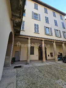 Trilocale corso Giuseppe Mazzini 12, Centro Storico, Pavia