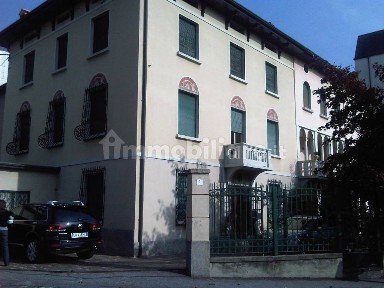 Terratetto unifamiliare 443 m², da ristrutturare, Sant'Apollonio, Lumezzane