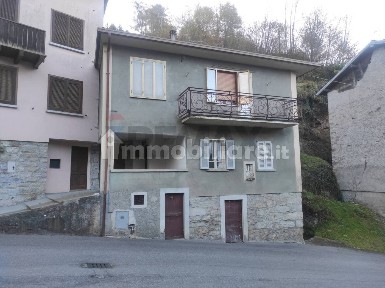 Terratetto plurifamiliare 200 m², Prestine, Bienno