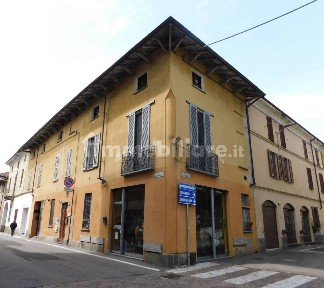 Appartamento via G. Salvadeo 2, Centro, Tromello