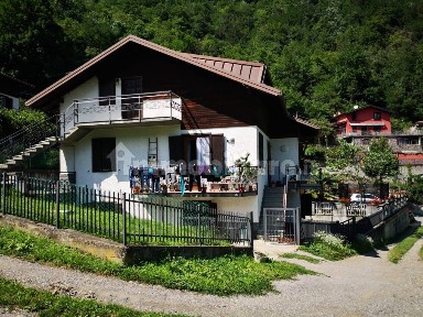 Terratetto plurifamiliare 393 m², buono stato, Nembra, Edolo