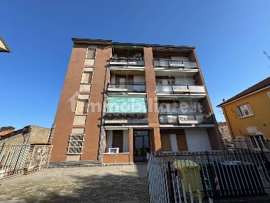 Pavia, Viale Cremona, Via Montebolone, 30