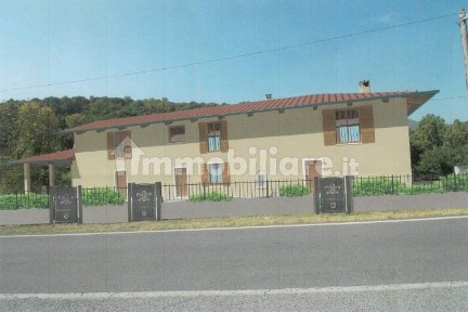 Terratetto unifamiliare 411 m², da ristrutturare, Gavardo
