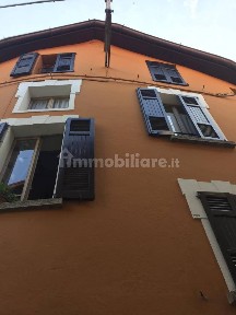 Vione, Piazza Vittoria, 10