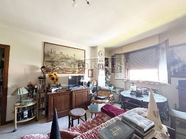 Trilocale via Carolina Torreggiani, 18, Centro, Città di Castello