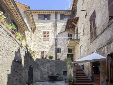 Appartamento piazza Braccio Fortebraccio, Centro, Montone