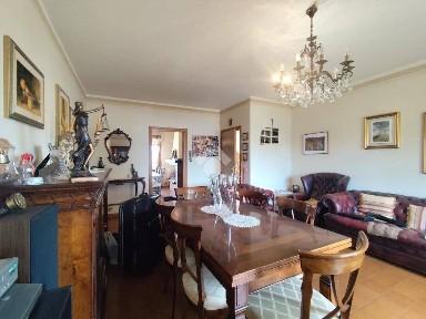 Quadrilocale via Giacomo Leopardi 43, Centro, Montefalco