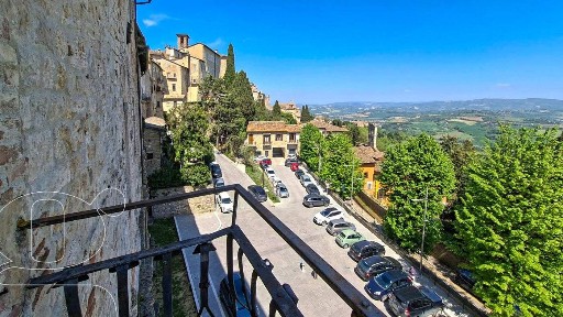 Todi, Piazza Marte, 2