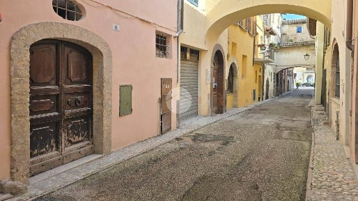 Trilocale via nuova 11, Centro Storico, Spoleto