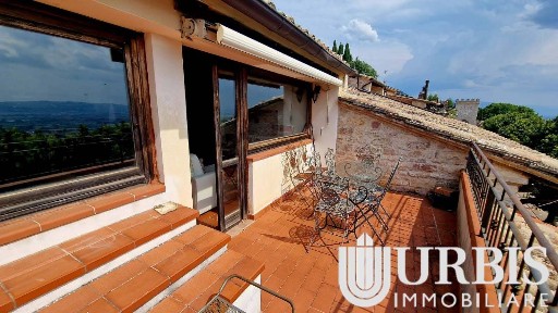 Trilocale via Borgo Aretino, Centro Storico, Assisi