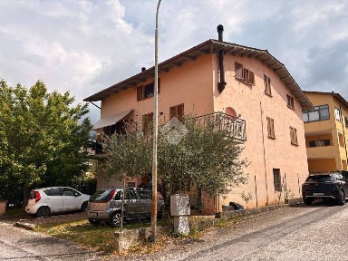 Trilocale via Giosuè Carducci 18, Centro, Sigillo